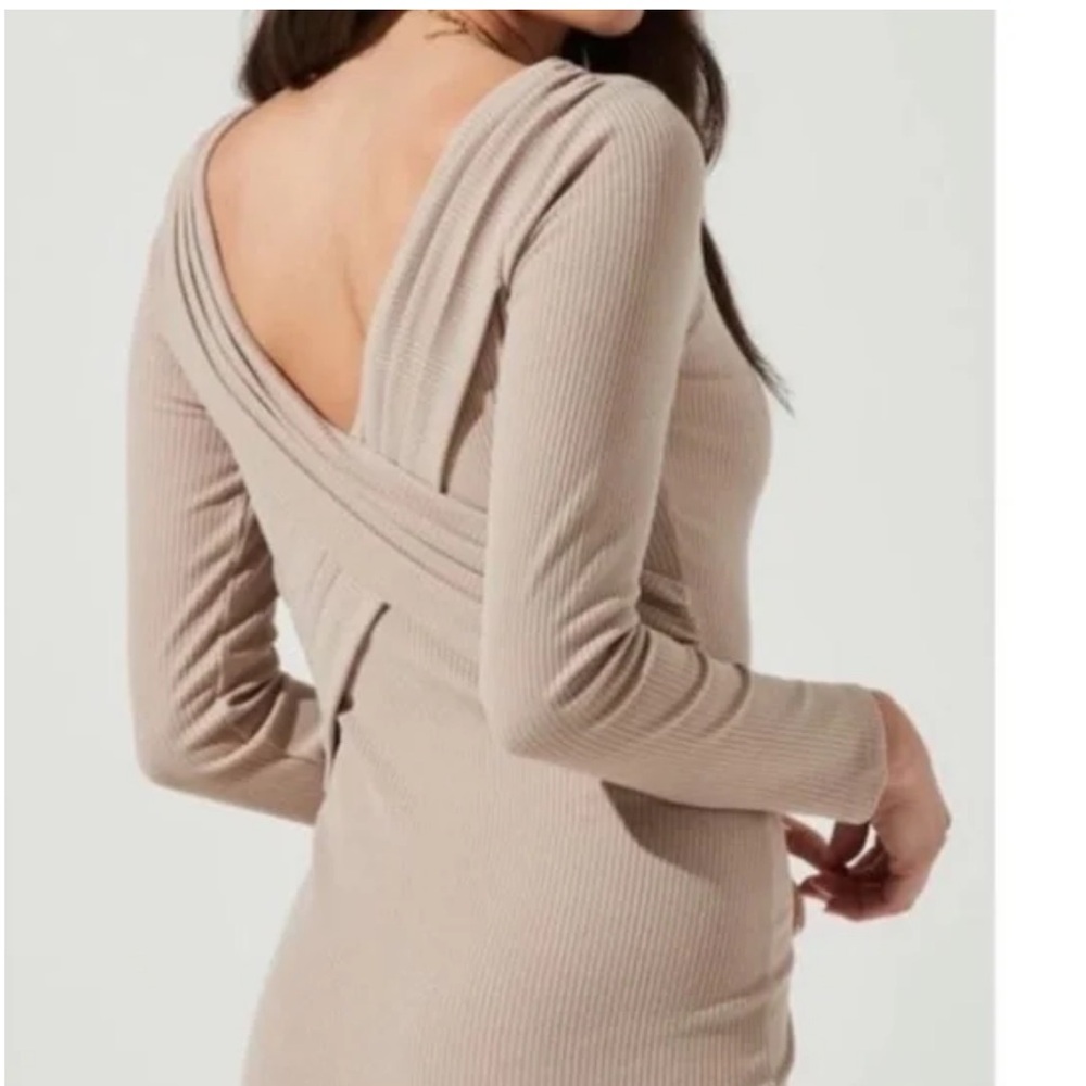 ASTR cross back long sleeve ribbed dress - Picture 2 of 7